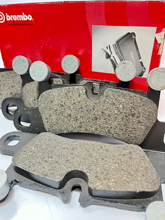 Задние тормозные колодки BREMBO Cayenne E3